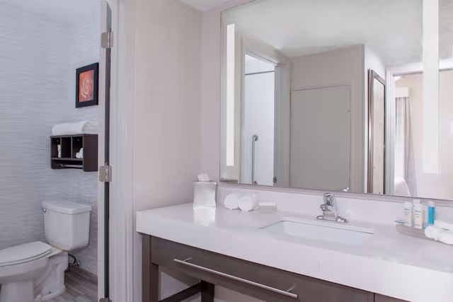 1 KING 2 FULL TWO BEDROOM TWO BATH SUITE NS