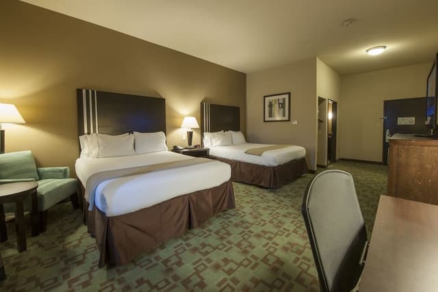 Suite, 2 Queen Beds, Accessible (Communications)