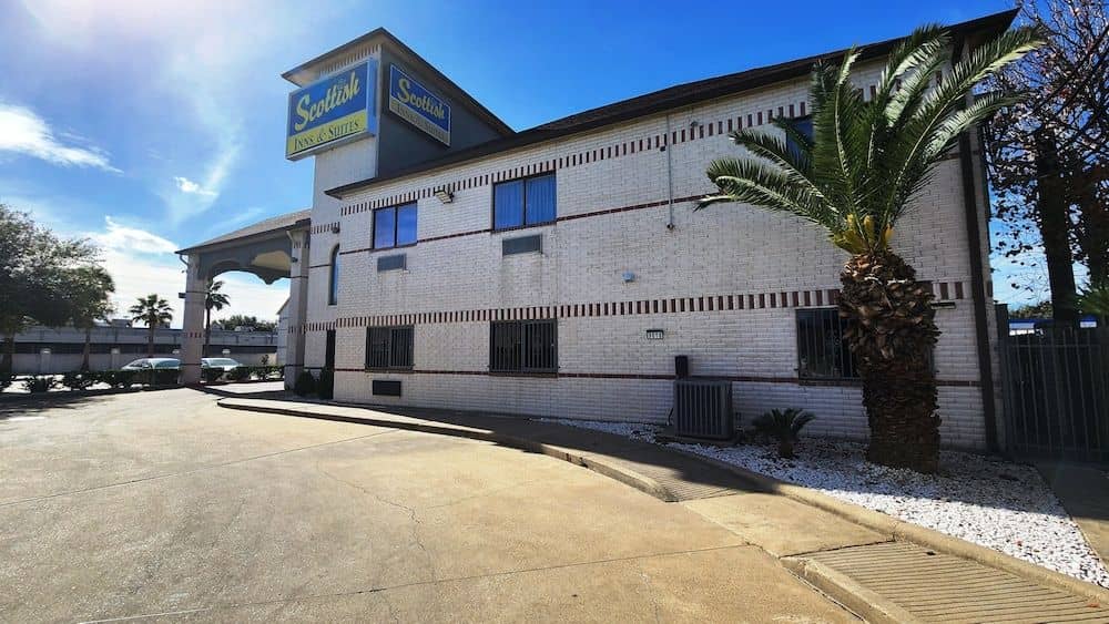 SCOTTISH INNS SUITES SAM HOUS SCOTTISH INNS SUITES SAM HOUS