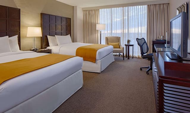 2 QUEEN BEDS-NONSMOKING