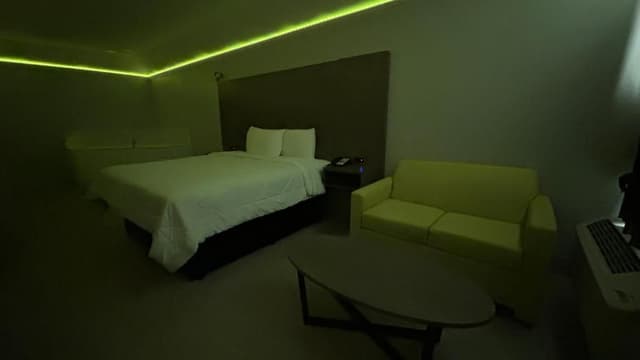 King Bed Non-Smoking with Jetted Tub