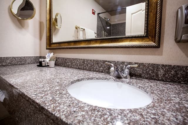 Room, 2 Queen Beds, Jetted Tub