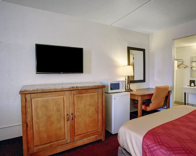 Standard Room, Smoking