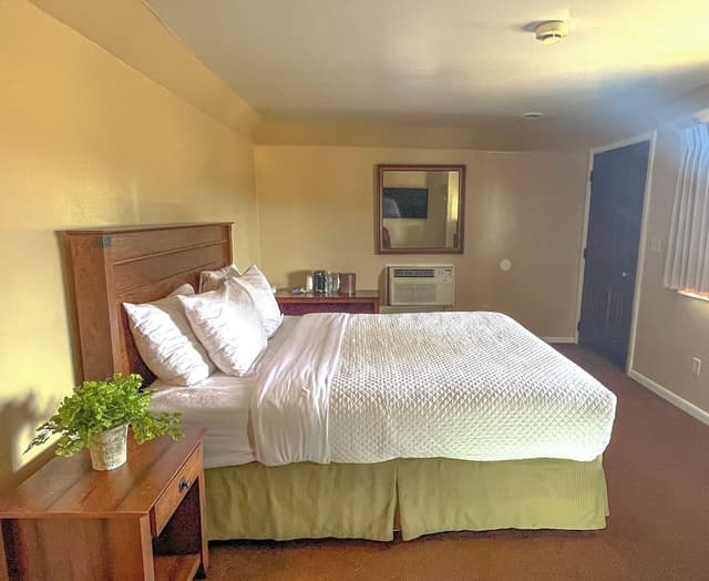 Comfort Studio, 1 Queen Bed