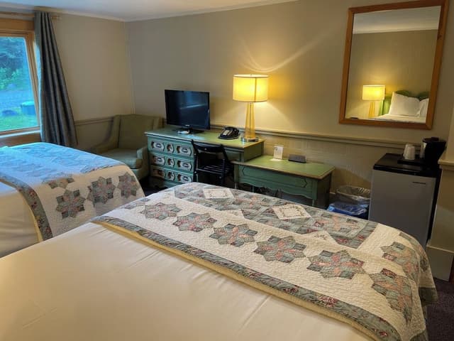Deluxe Room, 2 Queen Beds
