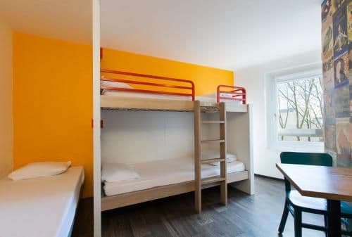 Cabrio Room 3 Single Beds With Bathroom