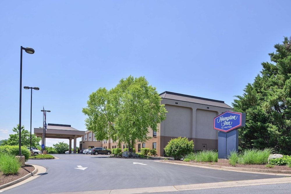 HAMPTON INN STAUNTON2