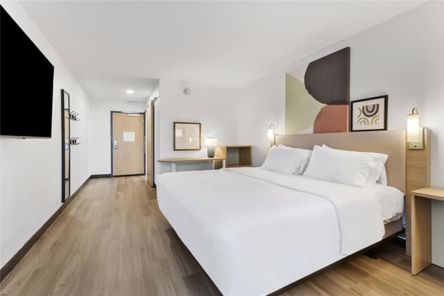1 KING BED