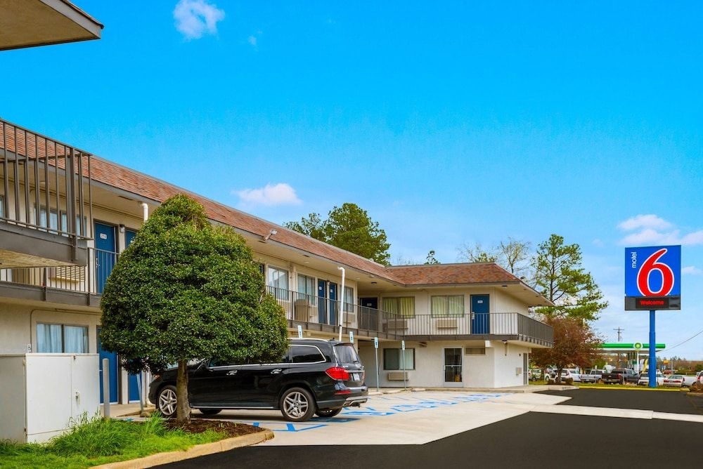 Motel 6 Richmond Airport1