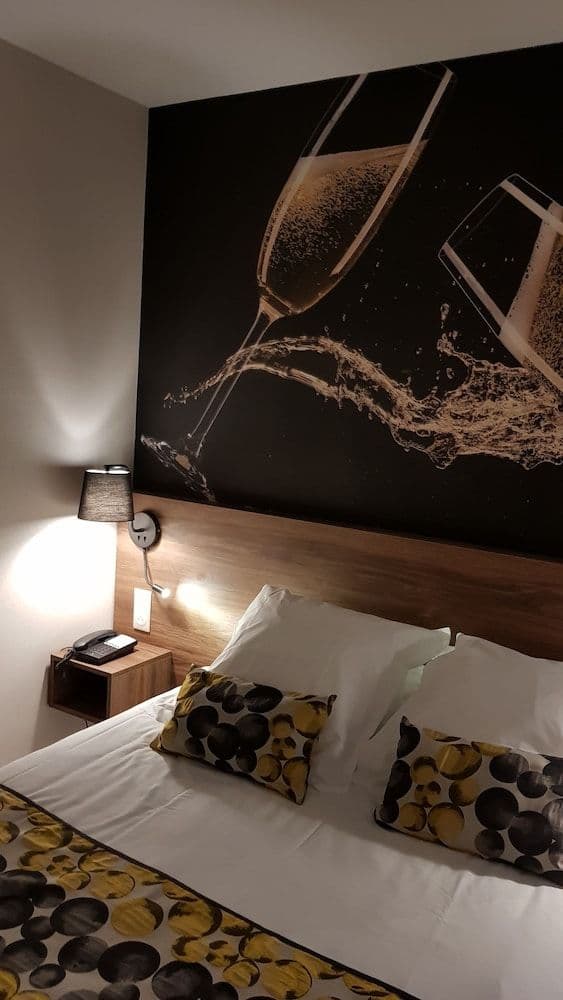 Standard Twin Room (with SAUNA access)
