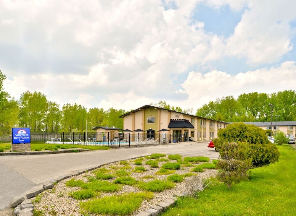 Americas Best Value Inn Madison1