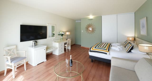 Luxury Room, Garden View