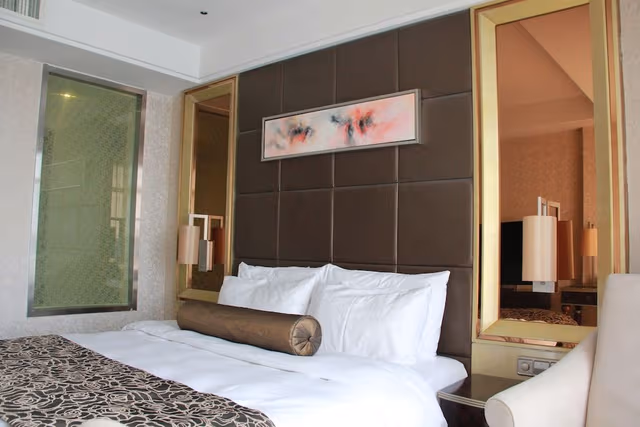 Deluxe Suite, 1 King Bed, Non Smoking