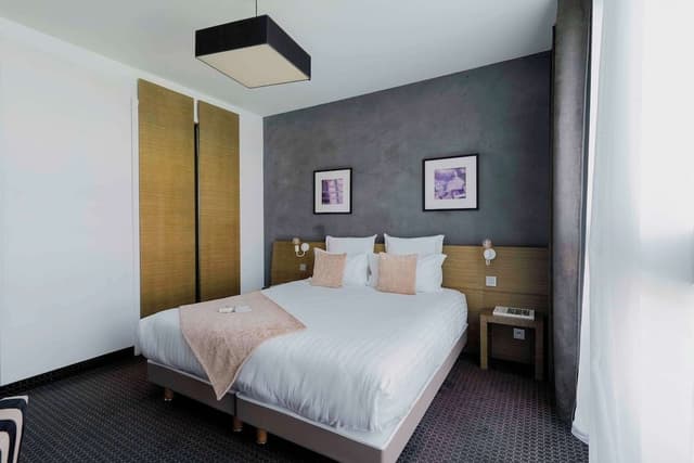 Superior Room, 1 King Bed, Non Smoking, Pool View