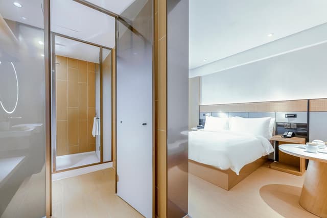 Huazhu - Room With Bed