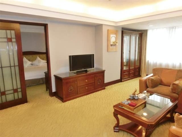 Commercial Suite