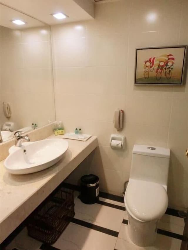 Commercial King Room