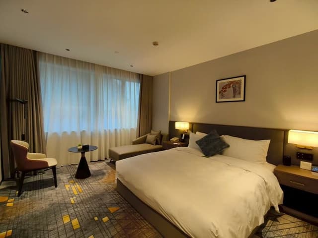Superior Non smoking Queen Bed Room