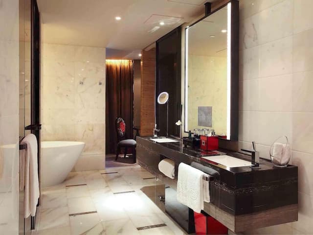 Suite (Artist)