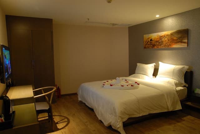 Deluxe King Bed Room