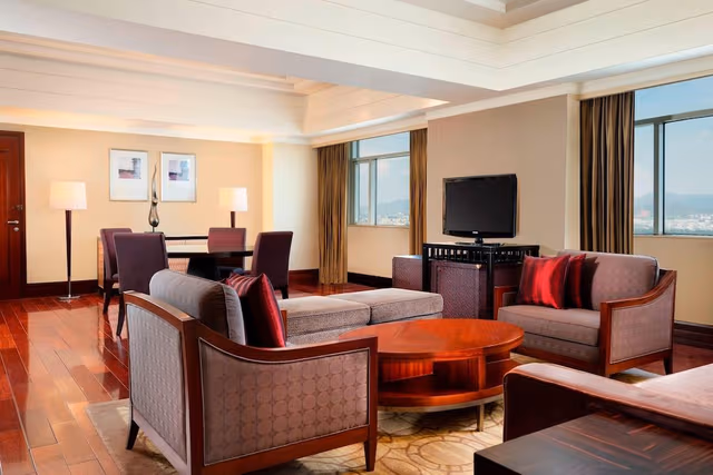 Club Suite, 1 Bedroom, City View