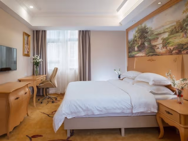 GTR - Guest Room with One 1.8M Bed