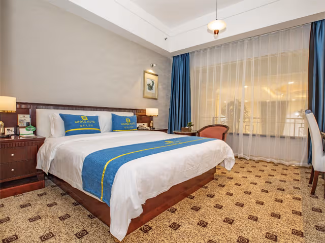 Business King Room