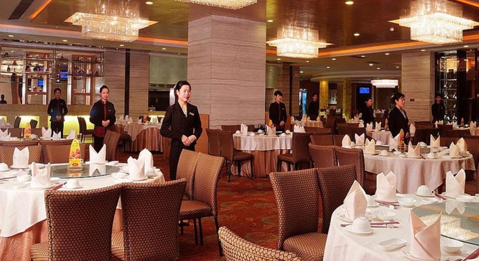 ยูราเซีย อินเตอร์เนชั่นแนล โฮเต็ล (Eurasia International Hotel)2