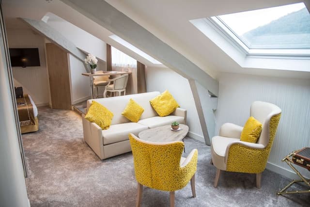 Family Suite, 1 King Bed with Sofa bed, Non Smoking (with Sofabed)