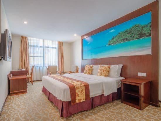 Deluxe Queen Room