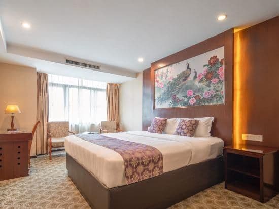 Deluxe Queen Room