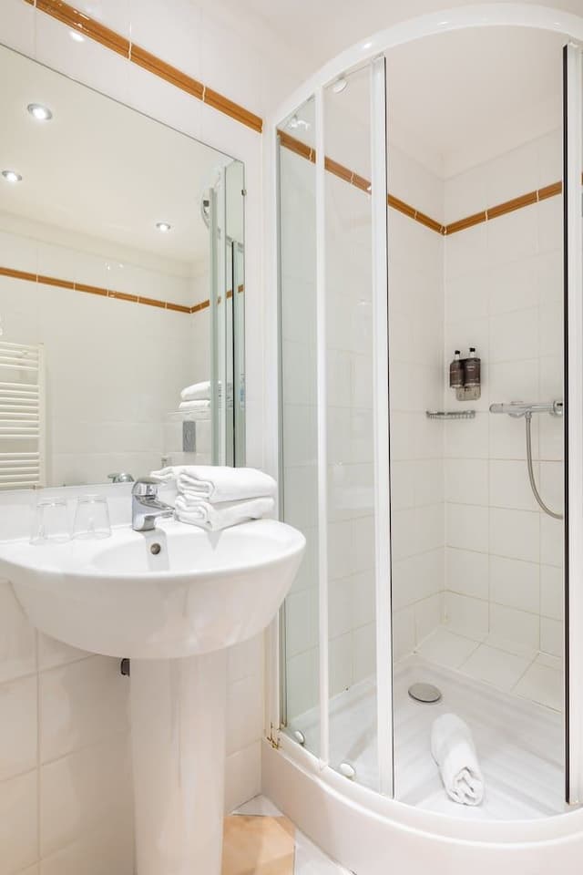 Superior Double or Twin Room (Courtyard View or City View )