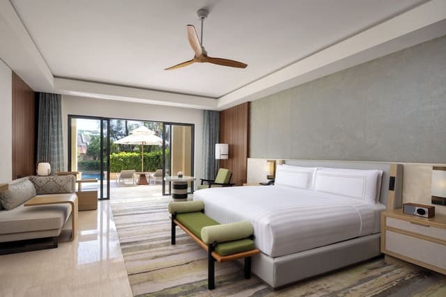1BR Club Lagoon Access Suite