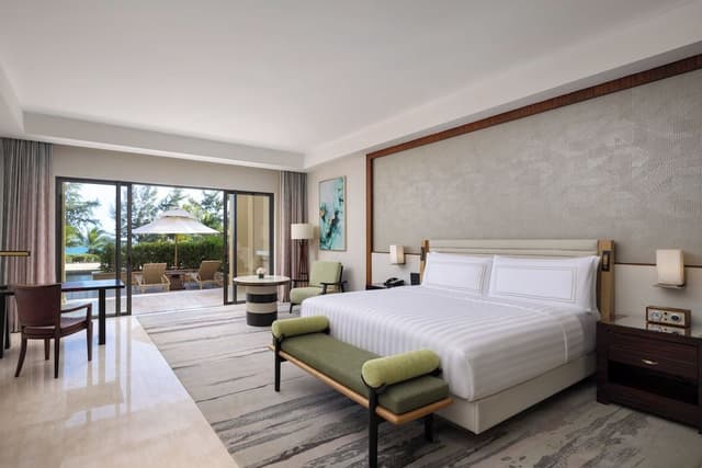 1BR Club Lagoon Access Suite