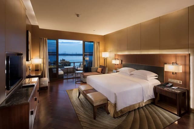 KING EXECUTIVE ROOM WITH LOUNGE ACCESS