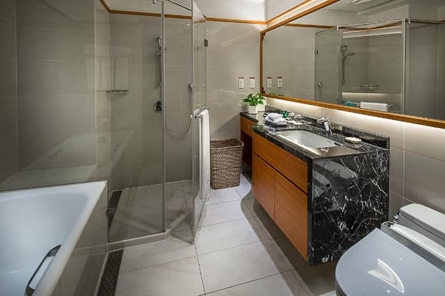 Corner Suite