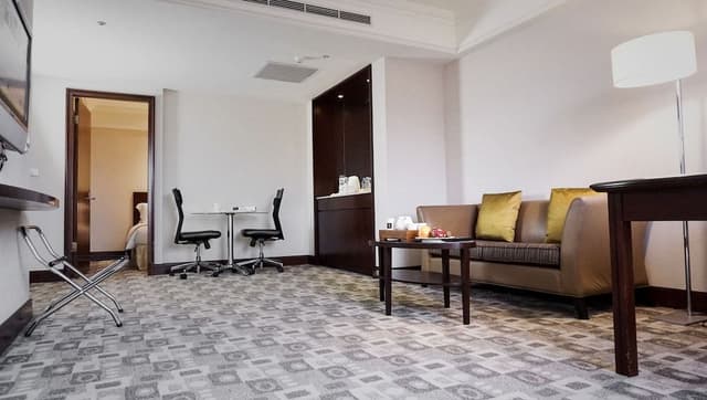 Executive Suite, 2 Bedrooms (1 Double, 2 Single beds)