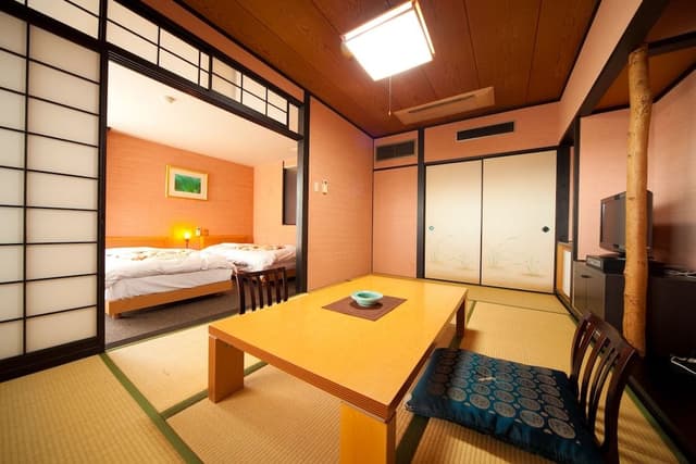 Deluxe Room, Hot Tub