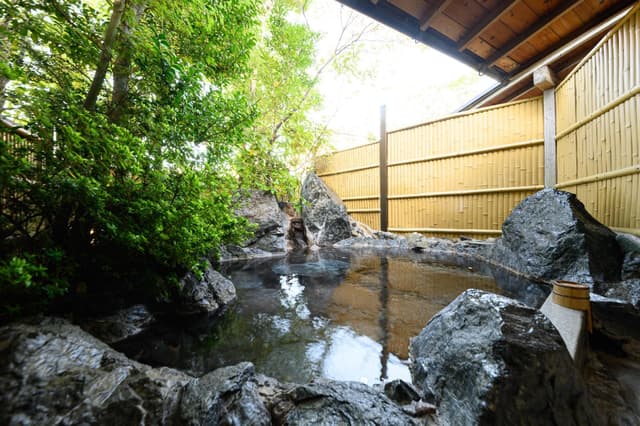 Japanese-Style with Bath Made of Rocks