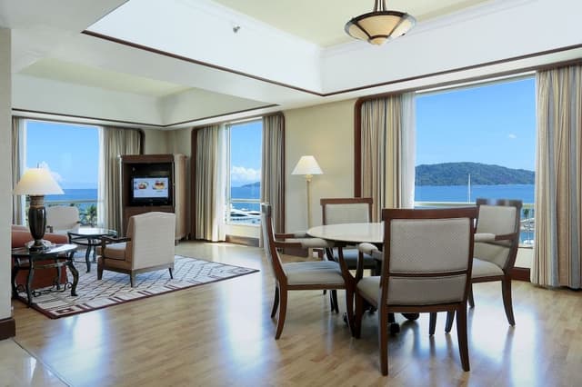 Pacific Executive Suite