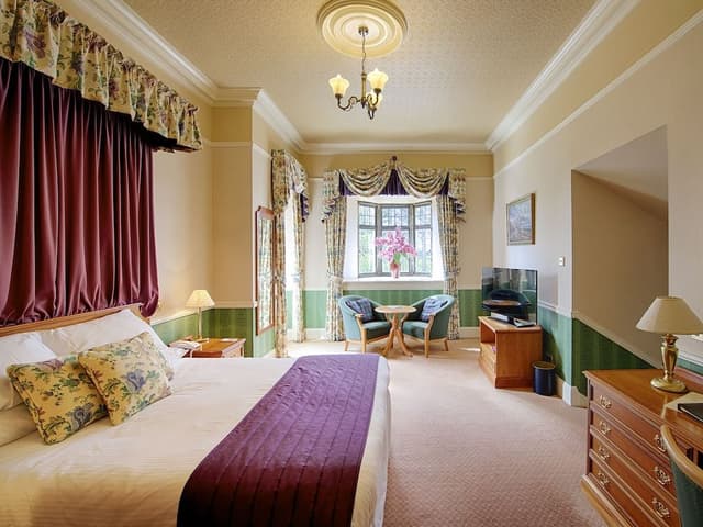 Estate Room