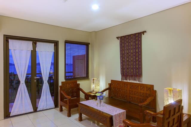 Jayakarta Suite, Sea View (Free Airport Transfers)