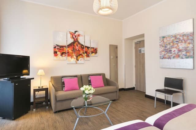 Junior Suite, 1 Queen Bed with Sofa bed