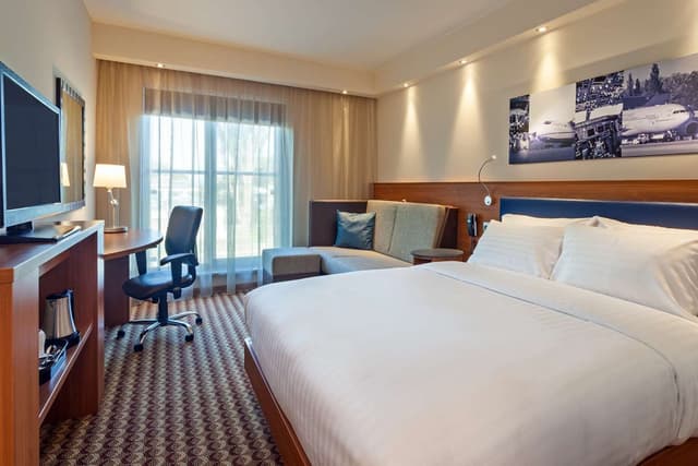 QUEEN ROOM WITH SOFA BED
