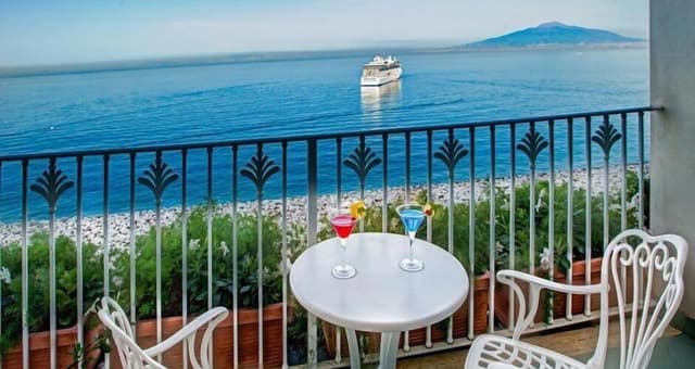 Large Deluxe Sea View