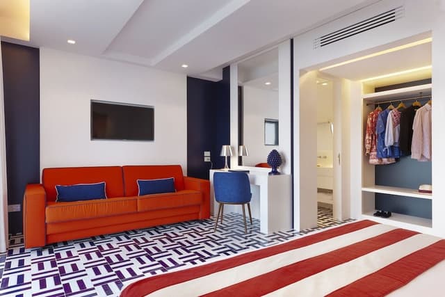 Large Deluxe Sea View