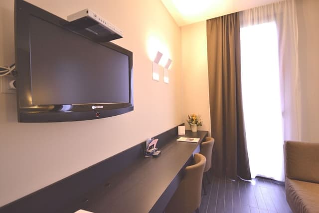 Family Room, Connecting Rooms