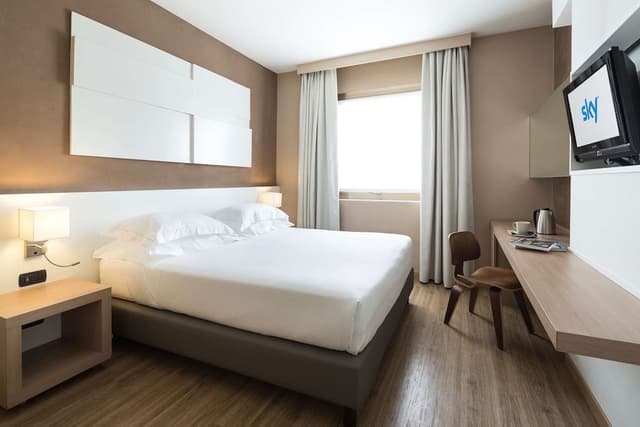 Superior Room, 1 King Bed, Non Smoking