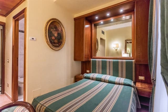 Economy Room