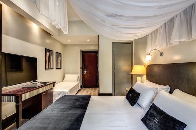 Triple Room